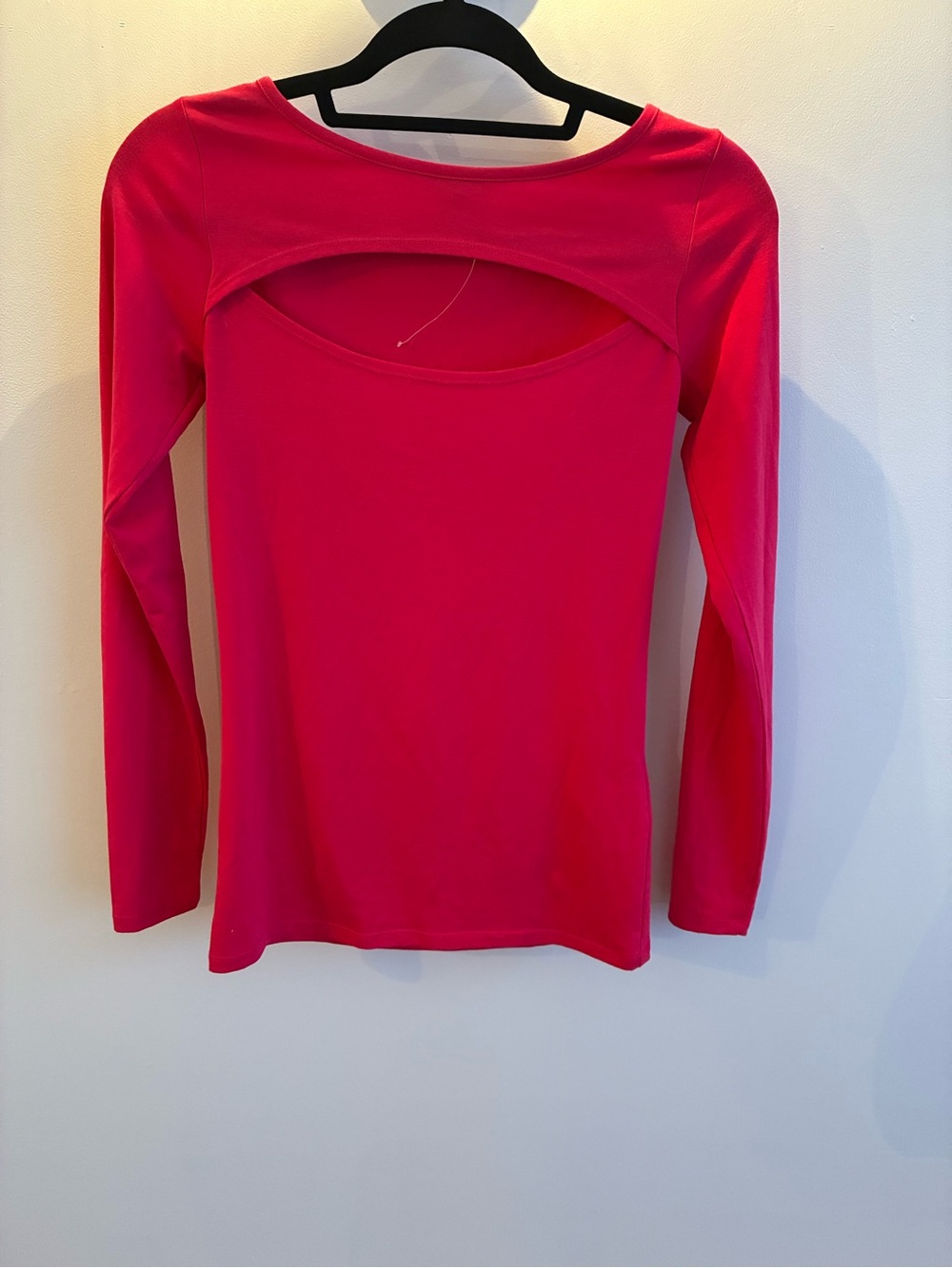 Women's Long Sleeve Cutout Top - red